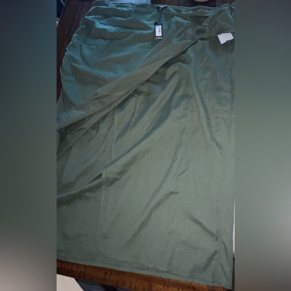 PrettyLittleThing Plus Green ORing Split Leg Midaxi Skirt NWT 24 linen blend - Picture 10 of 14